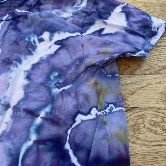 handmade tie dyed unisex tshirt purple blue geode S - Picture 5 of 7
